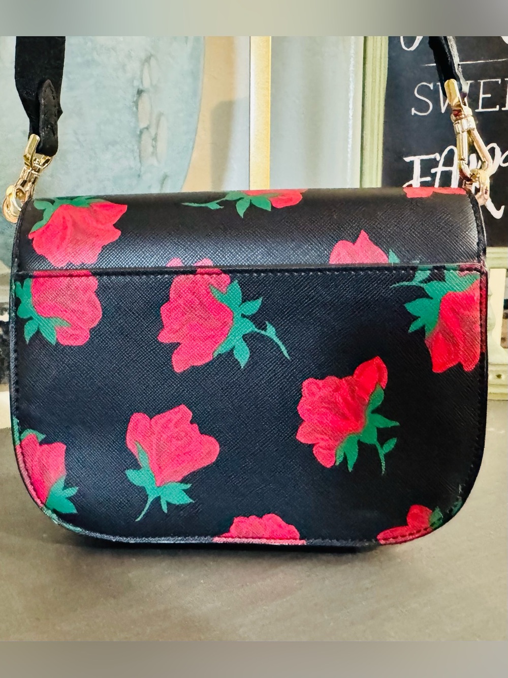 Kate Spade Madison Rose Toss Printed
Saddle Bag style KE533 - sold out at stores - Picture 7 of 15